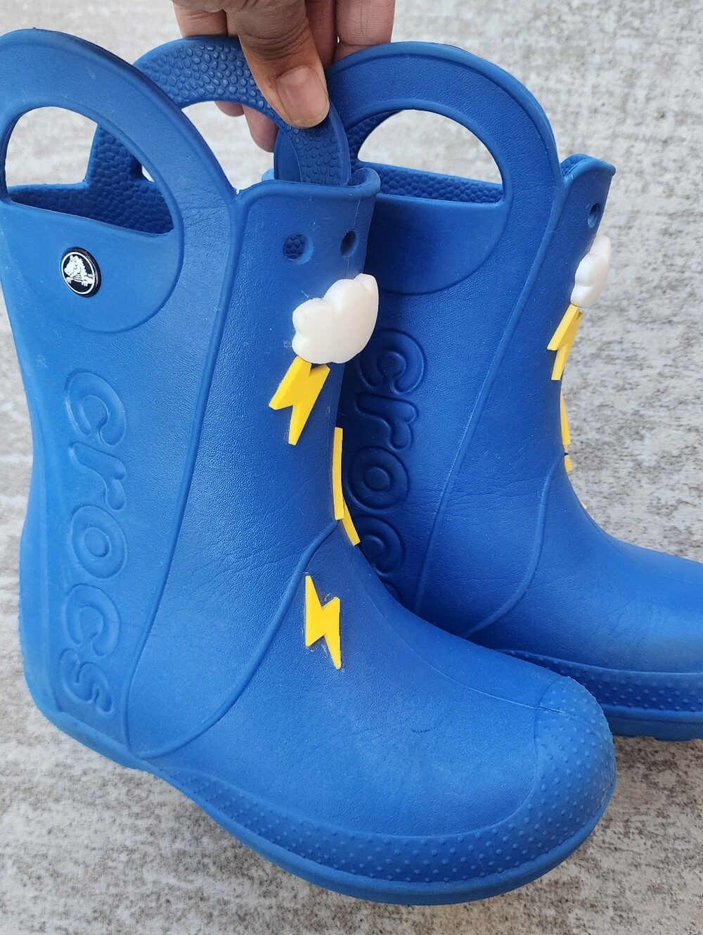 Crocs Kids Waterproof Handle It Lightning Bolt Clouds Blue Rain Boots, Sz J2